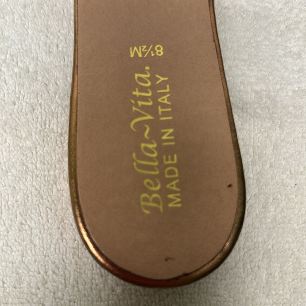 Bella Vita Eli-Italy Metallic Sandal - Picture 10 of 16